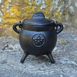 Fiesta Studios Cast Iron Small Cauldron Pentagram Design With Removable Lid